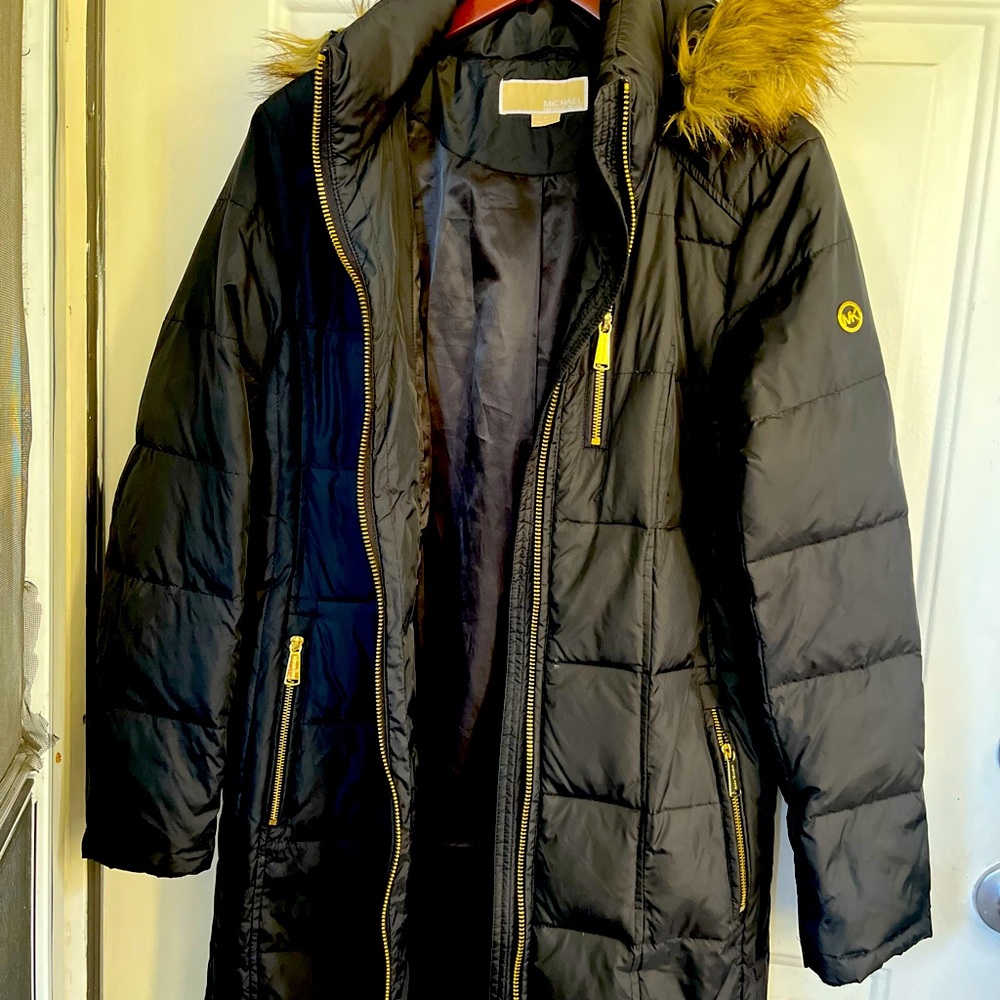 Michael Kors Woman Faux Fur Trim Hooded Down
Puffer Coat Medium